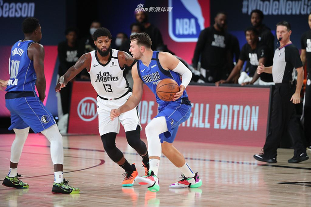 次采访中提 次采访中提