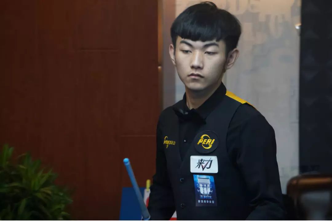 姆和维尼修 姆和维尼修